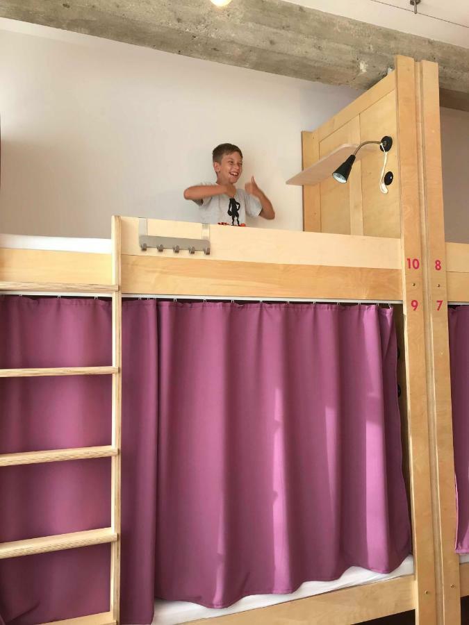 Cmyk Usti Nad Labem Hostel Ngoại thất bức ảnh